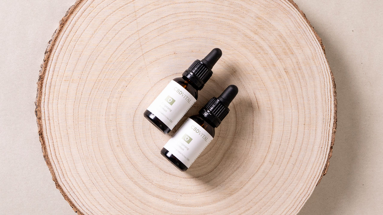 Du CBD et 3 vitamines dans une seule goutte Du CBD et 3 vitamines dans une seule goutte