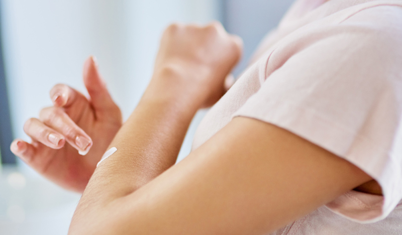 Cosm&eacute;tiques CBD - Utilisation, effets & exp&eacute;riences 